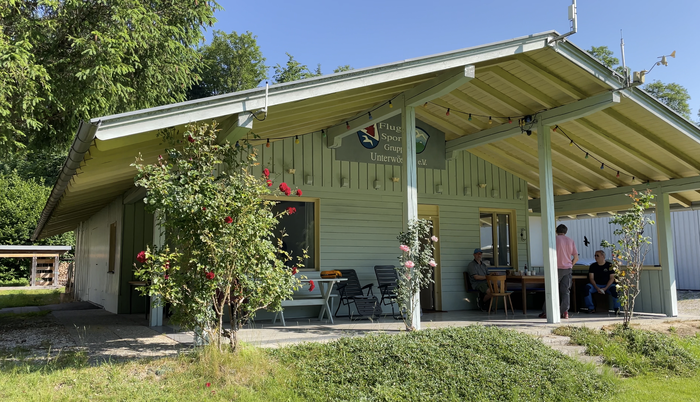Hier zu Grillen macht einfach Spaß. Oder einfach nur ein Landebier, frisch aus dem Kühlschrank!